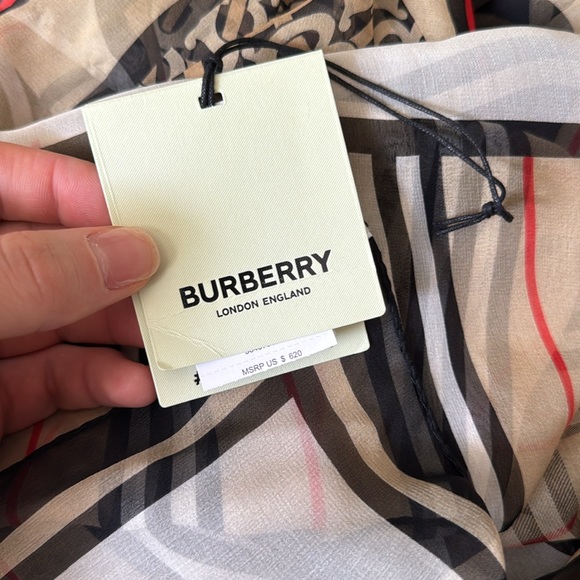 Burberry scarf - Picture 4 of 4